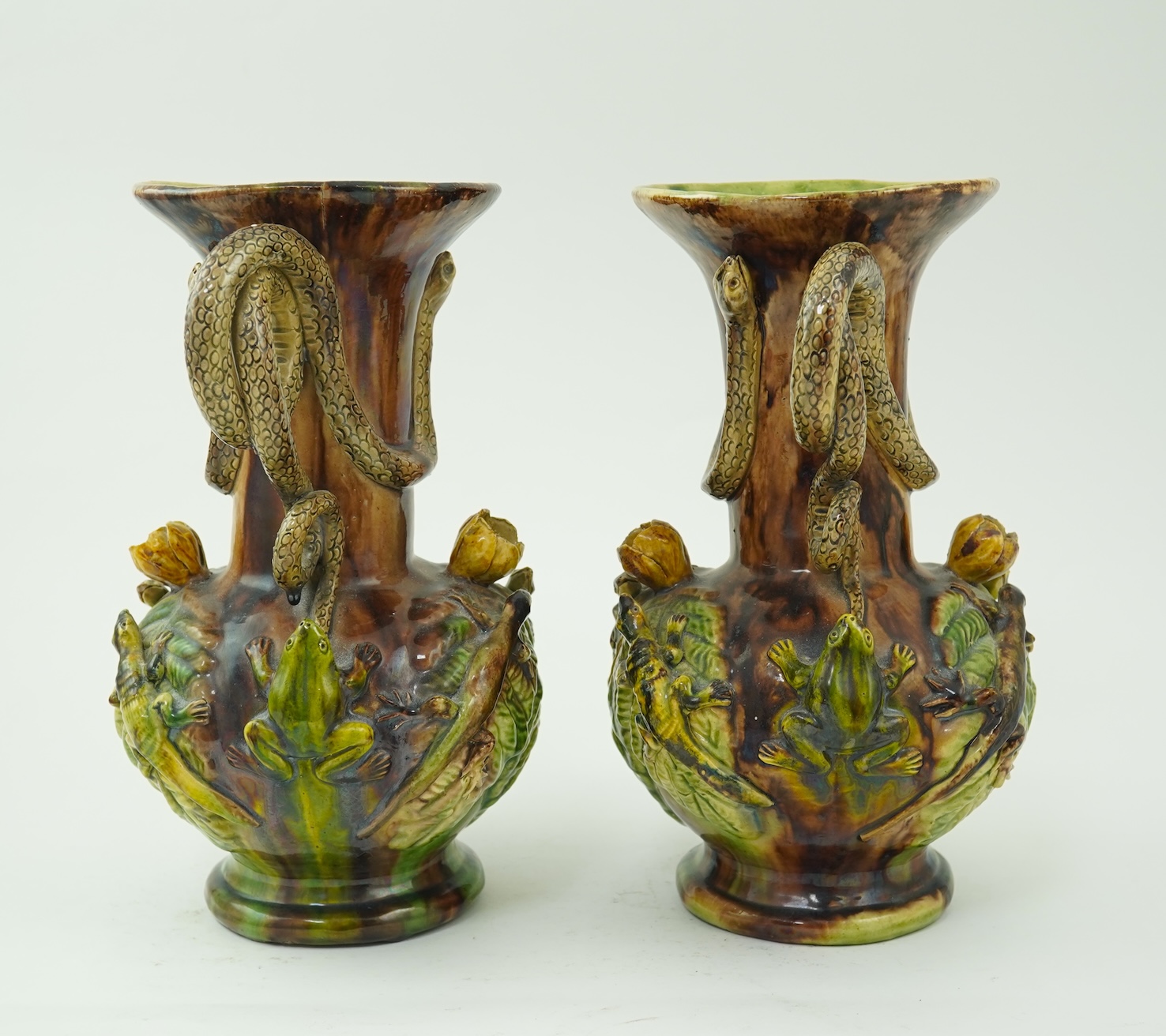 Wain, Louis - Louis Wain's Animal Show, with Stories in Prose and Verse. 1st edition, 4to, original pictorial boards, numerous black and white illustrations by Louis Wain, contemporary ink presentation inscriptions to fr